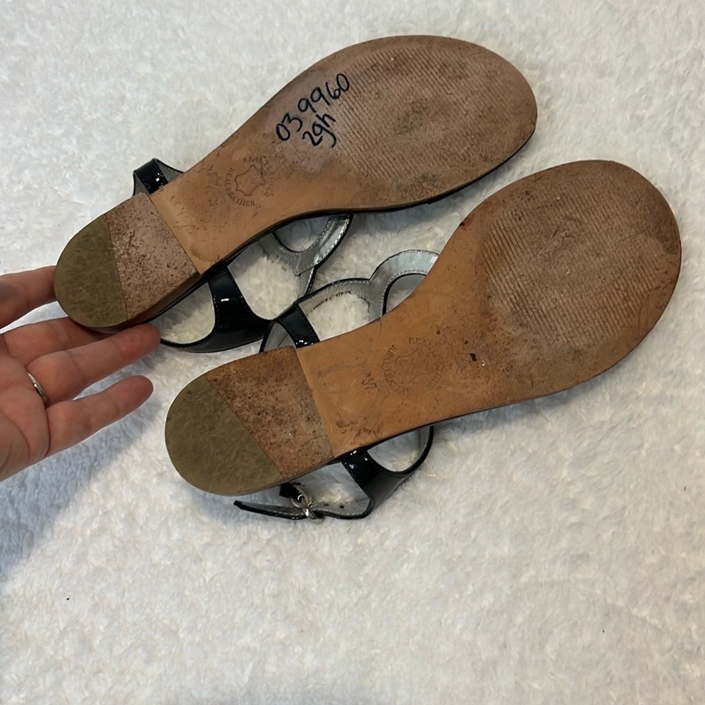 Boden Black Patent Circle-Strap Sandals - Picture 5 of 9